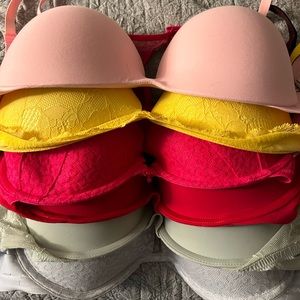 Has to go!  Women’s Victoria’s Secret 36D lot of bras;dark pink front close